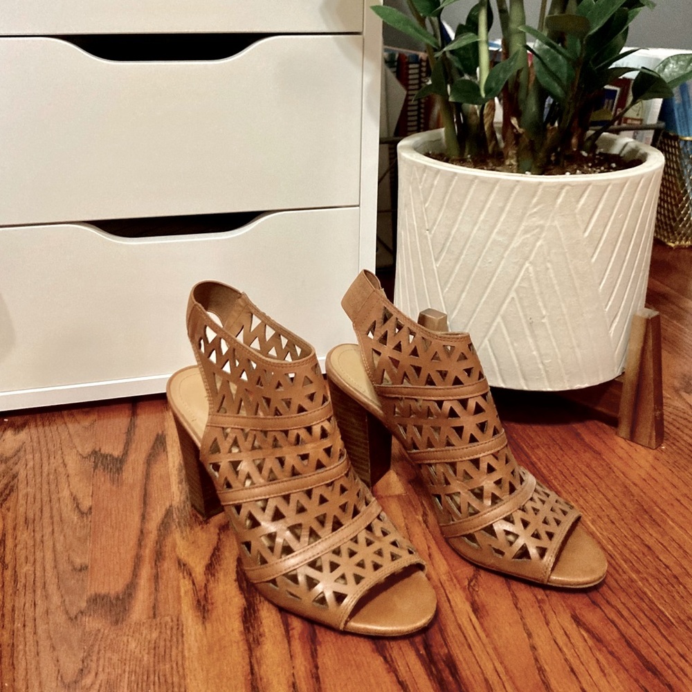 Peep-toe perforated heeled sandal/booties